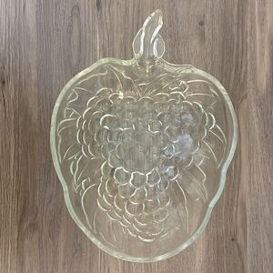 VTG Indiana Glass Co. 9.5 x13" Clear Glass Grape Cluster Fruit Serving Bowl MCM